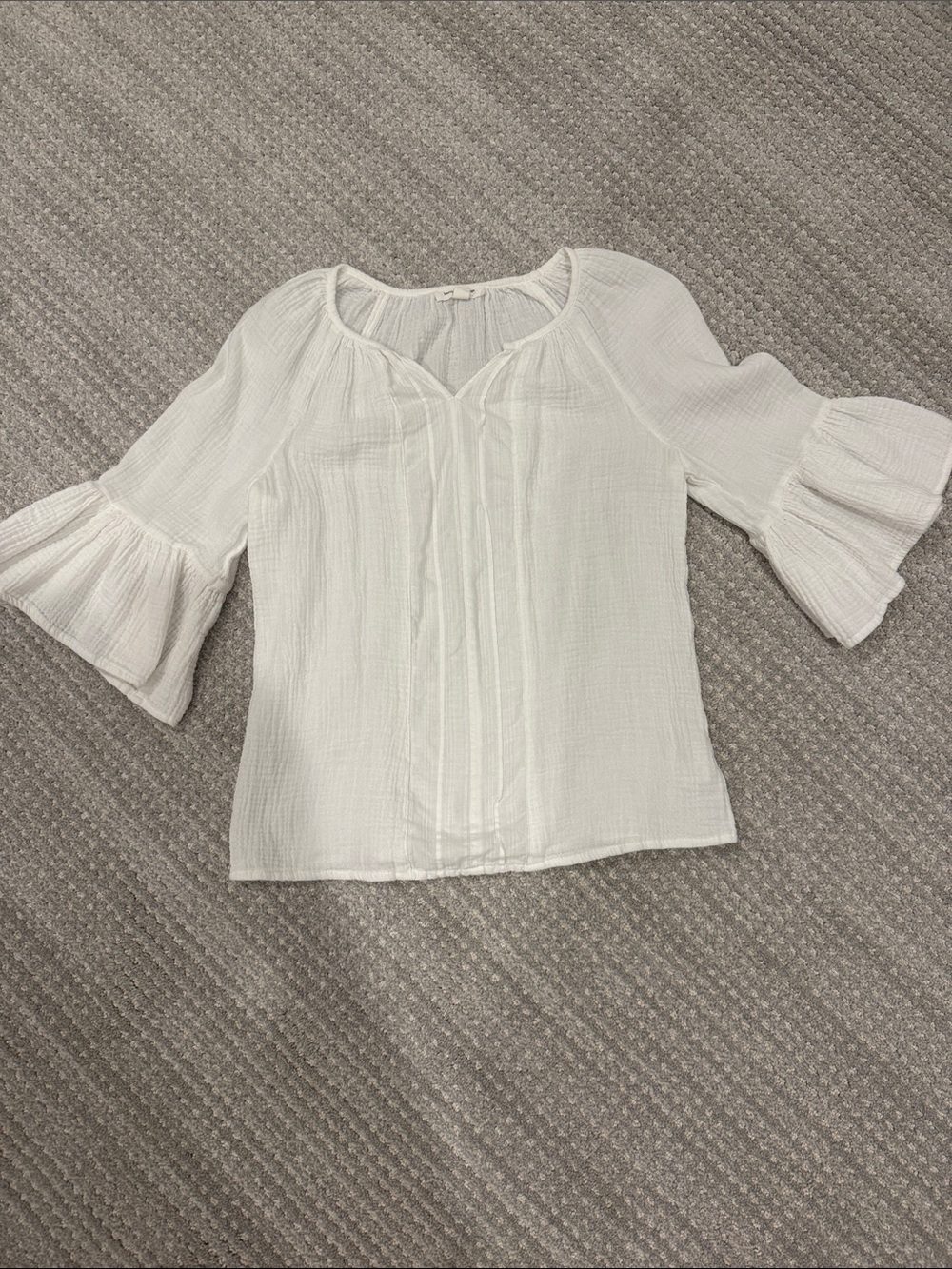 beachlunchlounge White Ruffle Sleeve Peasant Top